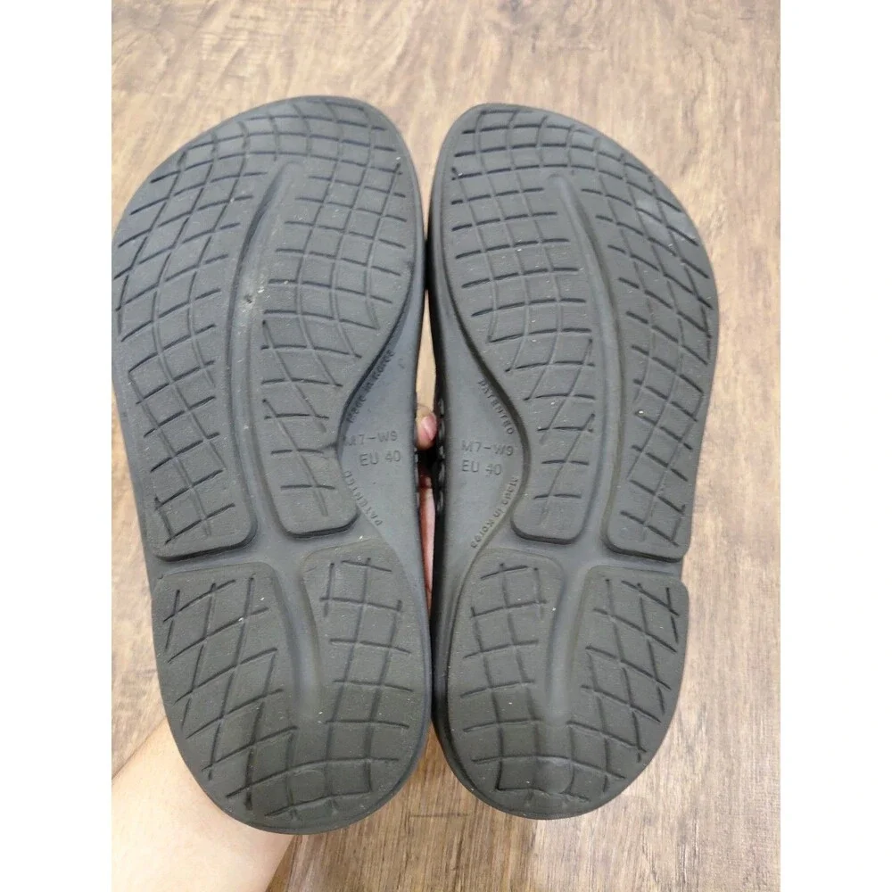 OOFOS OOriginal Recovery Sandals Black Mens 7 Womens Size 9EU Flip Flops Thong